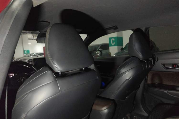 Used Toyota IZOA 2018 2.0L Yixuan Version China V Standard Headliner
