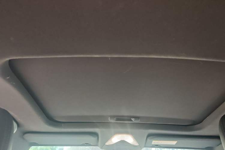 Used Toyota IZOA 2018 2.0L Yichi Version China VI Standard Headliner
