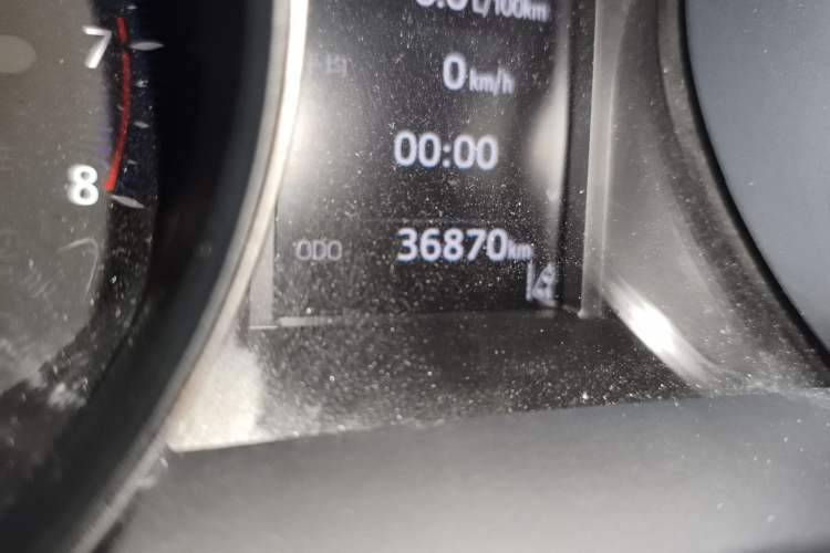 Used Toyota IZOA 2018 2.0L Yichi Edition China V Standard Odometer Close Up