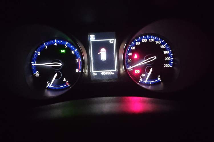 Used Toyota IZOA 2018 2.0L Yichi Edition China V Standard Odometer Close Up