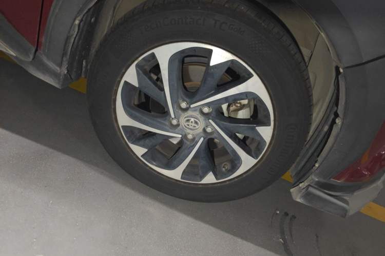 Used Toyota IZOA 2018 2.0L Yixuan Version China V Standard Right Front Wheel Hub