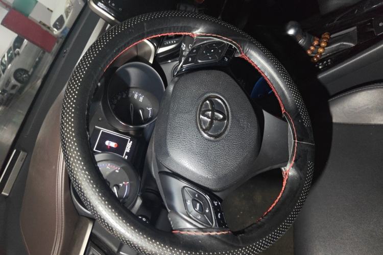 Used Toyota IZOA 2018 2.0L Yixuan Version China V Standard Steering Wheel