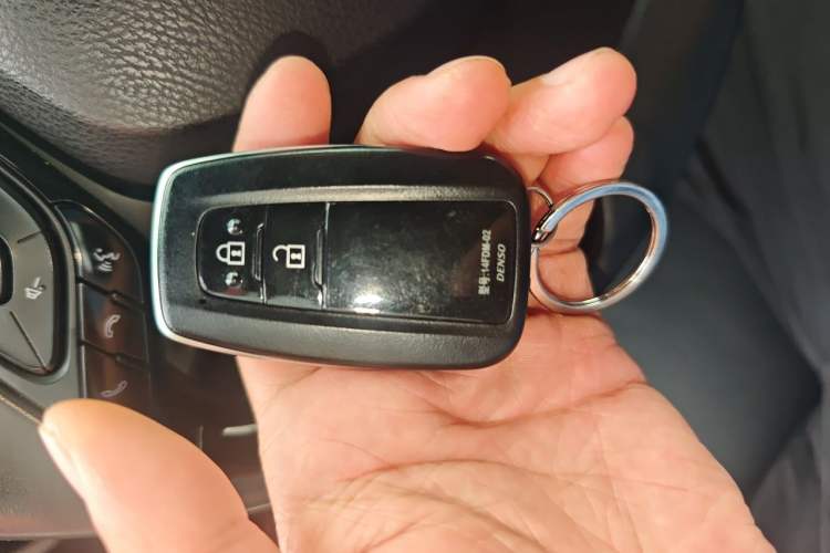 Used Toyota IZOA 2018 2.0L Yichi Version China VI Standard Vehicle Key
