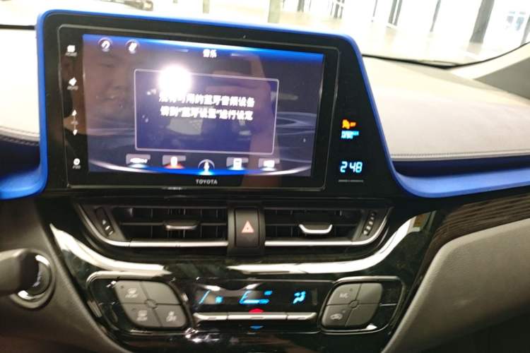 Used Toyota IZOA 2018 2.0L Yichi Version China VI Standard Audio And AC Panel