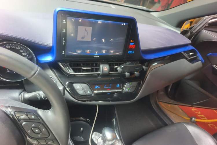 Used Toyota IZOA 2018 2.0L Yichi Version China VI Standard Audio And AC Panel