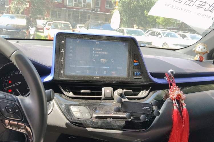 Used Toyota IZOA 2018 2.0L Yichi Version China VI Standard Audio And AC Panel