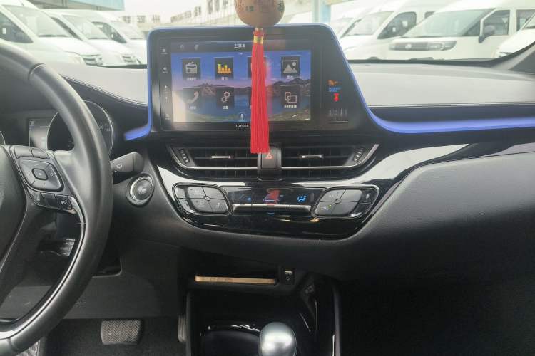 Used Toyota IZOA 2018 2.0L Yichi Version China VI Standard Audio And AC Panel