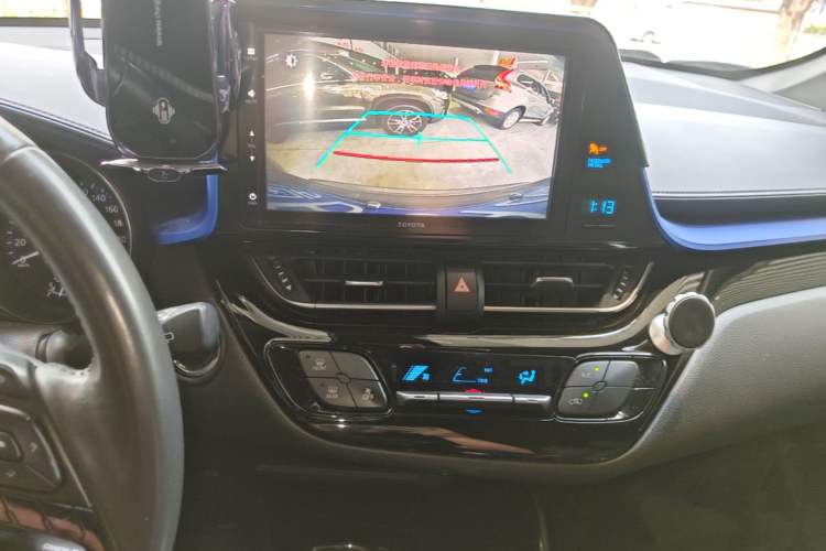 Used Toyota IZOA 2018 2.0L Yichi Version China VI Standard Audio And AC Panel