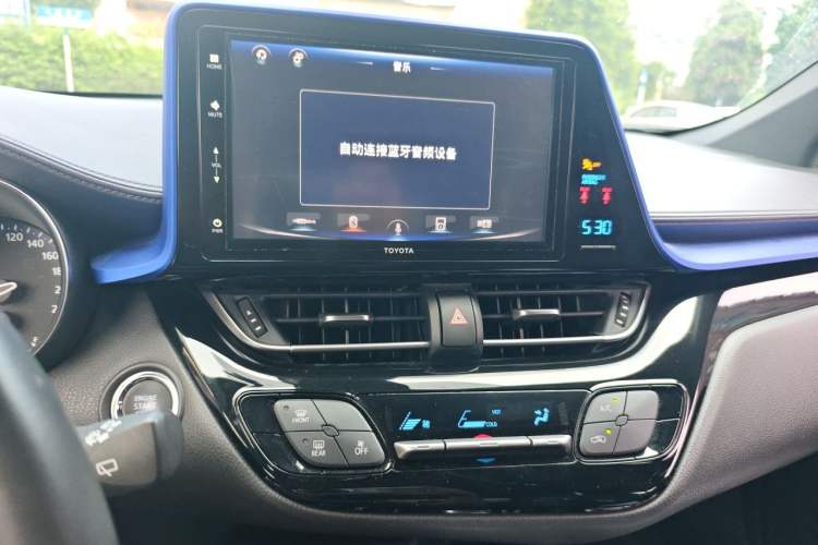 Used Toyota IZOA 2018 2.0L Yichi Version China VI Standard Audio And AC Panel