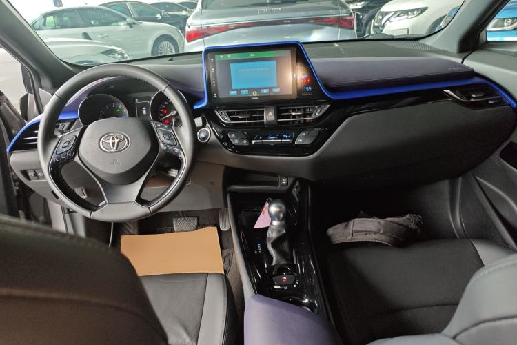 Used Toyota IZOA 2018 2.0L Yichi Version China VI Standard Center Console