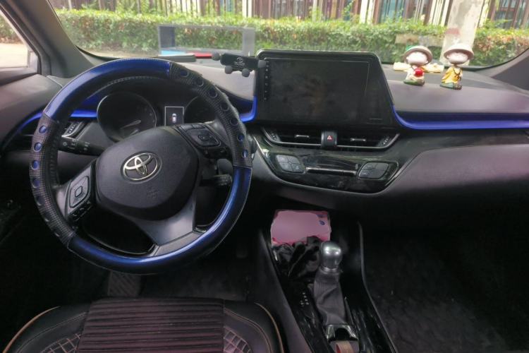 Used Toyota IZOA 2018 2.0L Yichi Version China VI Standard Center Console