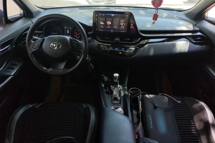 Used Toyota IZOA 2018 2.0L Yidong Edition China VI Center Console