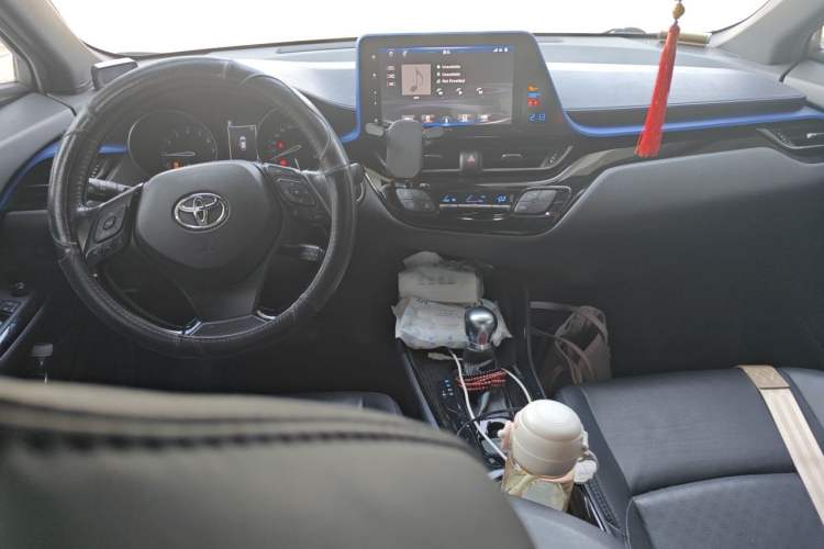 Used Toyota IZOA 2018 2.0L Yichi Version China VI Standard Center Console
