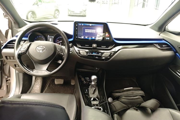 Used Toyota IZOA 2018 2.0L Yichi Version China VI Standard Center Console