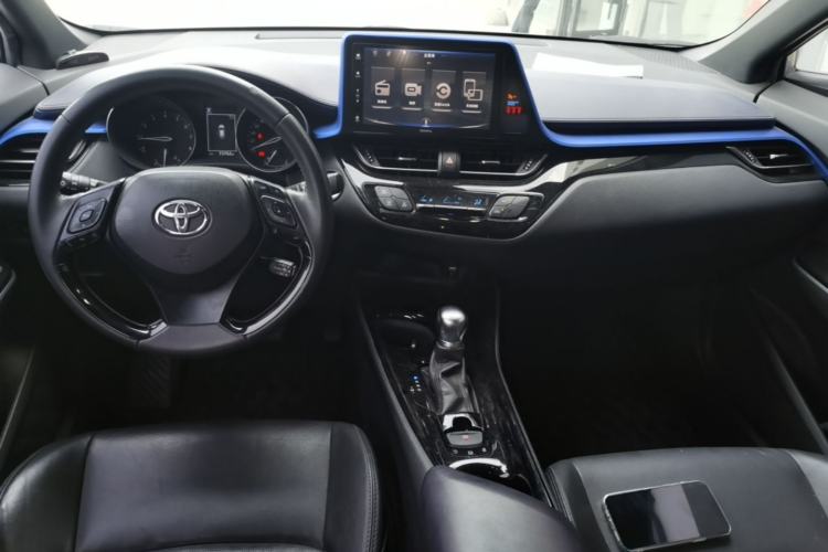 Used Toyota IZOA 2018 2.0L Yichi Edition China V Standard Center Console