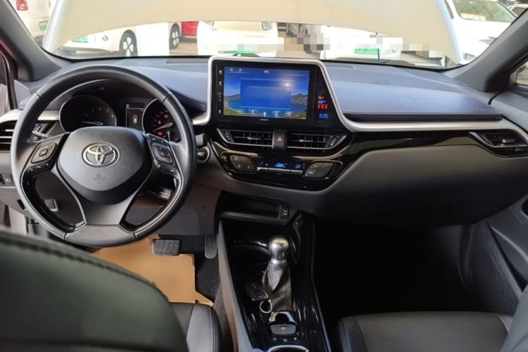 Used Toyota IZOA 2018 2.0L Yichi Version China VI Standard Center Console