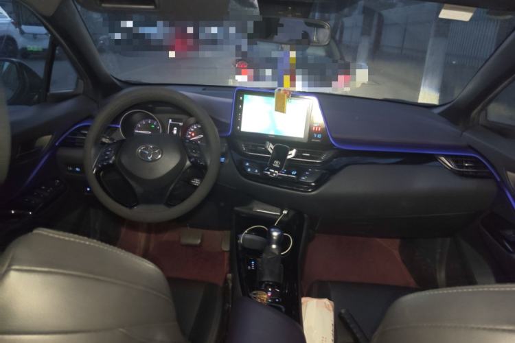 Used Toyota IZOA 2018 2.0L Yichi Version China VI Standard Center Console