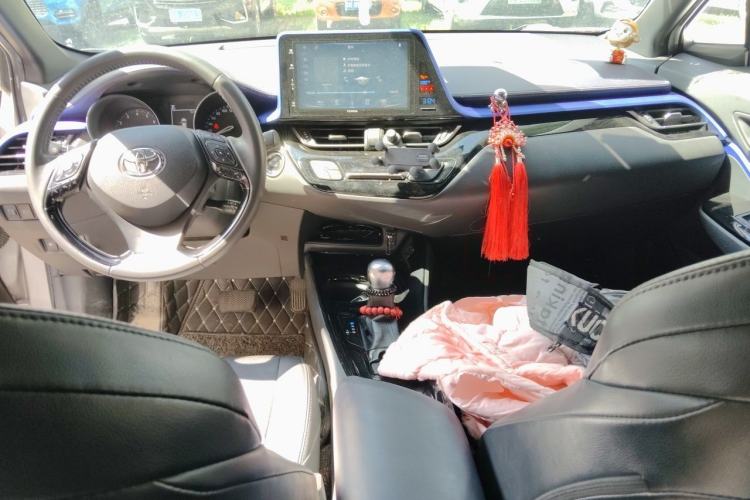 Used Toyota IZOA 2018 2.0L Yichi Version China VI Standard Center Console