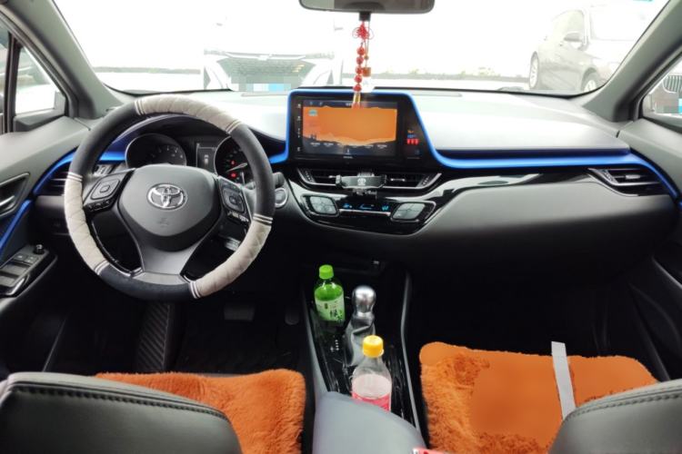 Used Toyota IZOA 2018 2.0L Yichi Version China VI Standard Center Console