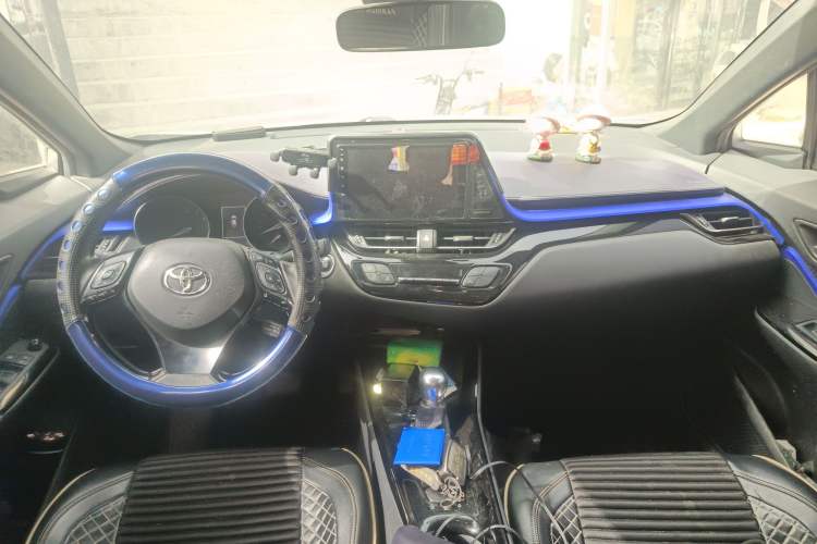 Used Toyota IZOA 2018 2.0L Yichi Version China VI Standard Center Console