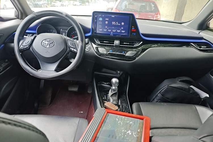 Used Toyota IZOA 2018 2.0L Yichi Edition China V Standard Center Console