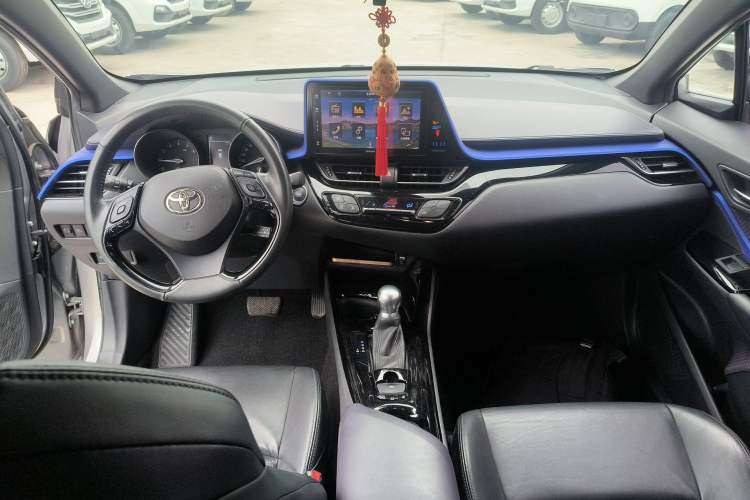 Used Toyota IZOA 2018 2.0L Yichi Version China VI Standard Center Console
