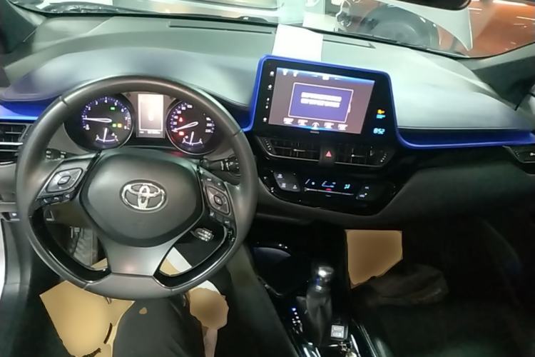 Used Toyota IZOA 2018 2.0L Yichi Edition China V Standard Center Console