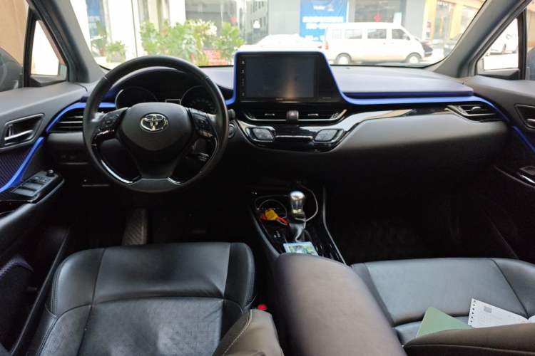 Used Toyota IZOA 2018 2.0L Yichi Version China VI Standard Center Console