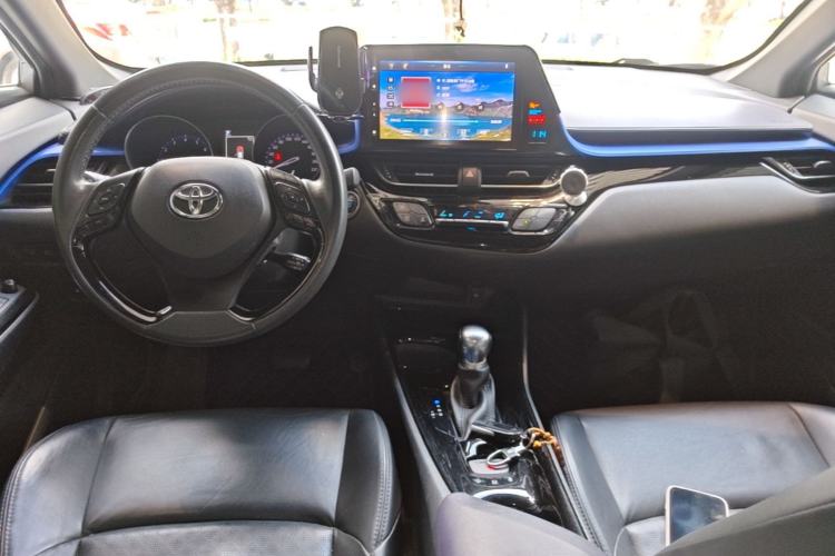 Used Toyota IZOA 2018 2.0L Yichi Version China VI Standard Center Console