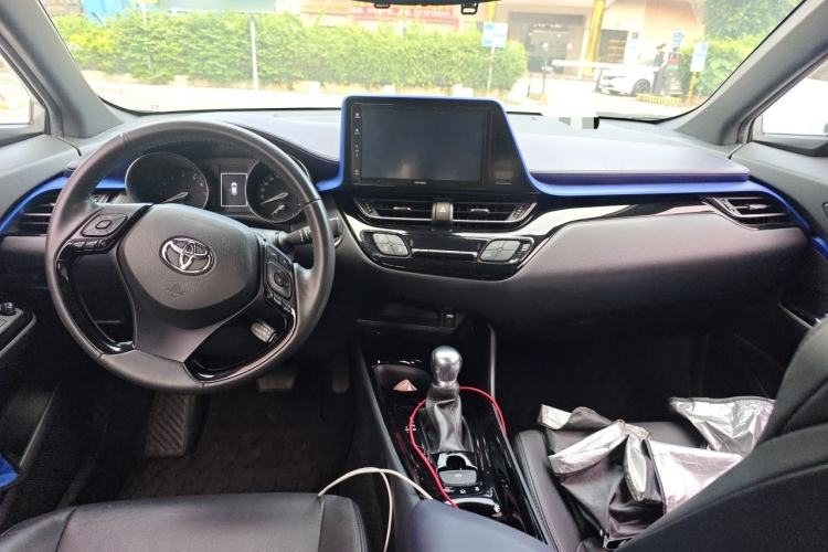 Used Toyota IZOA 2018 2.0L Yichi Version China VI Standard Center Console