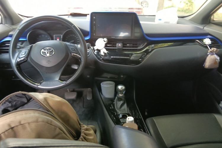 Used Toyota IZOA 2018 2.0L Yichi Version China VI Standard Center Console