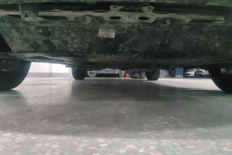 Used Toyota IZOA 2018 2.0L Yichi Version China VI Standard Chassis Front