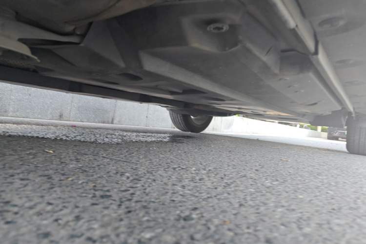Used Toyota IZOA 2018 2.0L Yichi Version China VI Standard Chassis Front Left