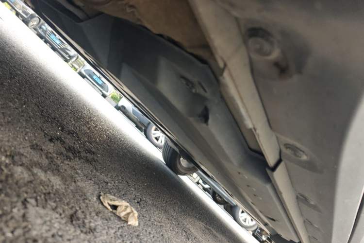 Used Toyota IZOA 2018 2.0L Yichi Version China VI Standard Chassis Front Left