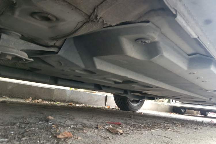 Used Toyota IZOA 2018 2.0L Yichi Version China VI Standard Chassis Front Left