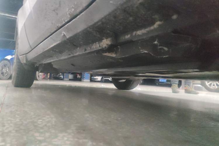 Used Toyota IZOA 2018 2.0L Yichi Version China VI Standard Chassis Front Right