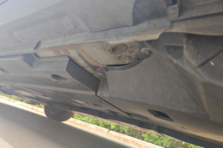 Used Toyota IZOA 2018 2.0L Yichi Edition China V Standard Chassis Rear Left