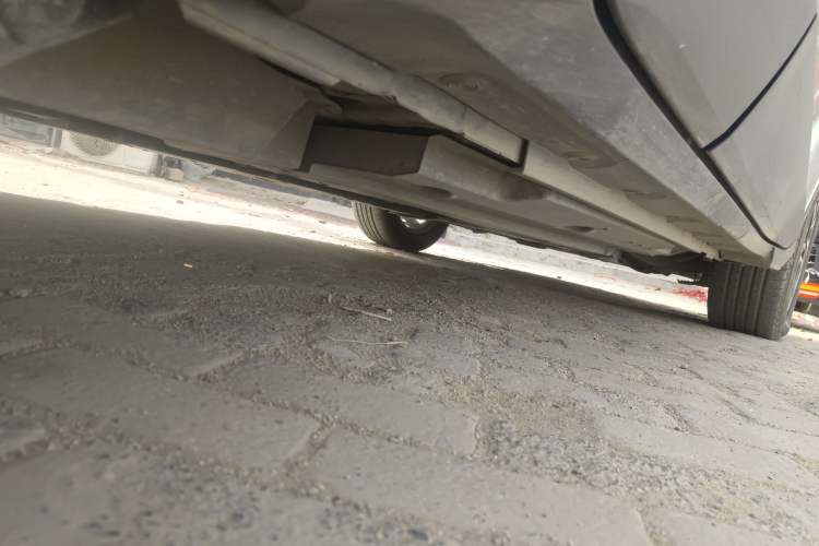 Used Toyota IZOA 2018 2.0L Yichi Version China VI Standard Chassis Rear Right