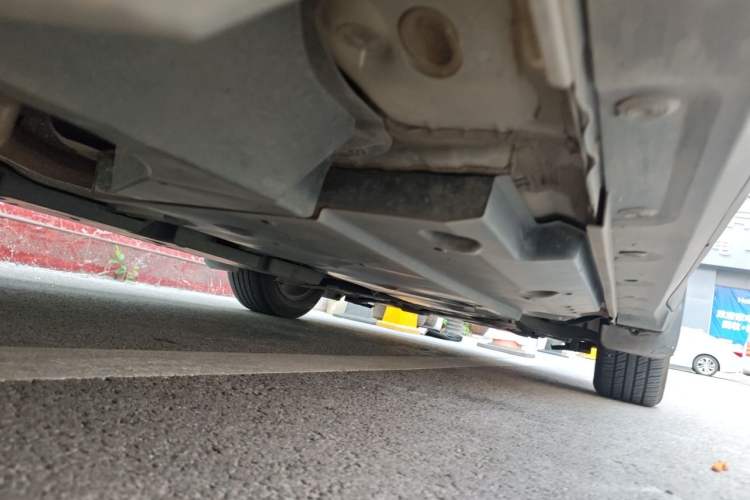 Used Toyota IZOA 2018 2.0L Yichi Version China VI Standard Chassis Rear Right