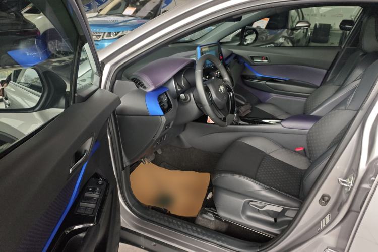 Used Toyota IZOA 2018 2.0L Yichi Version China VI Standard Driver Seat