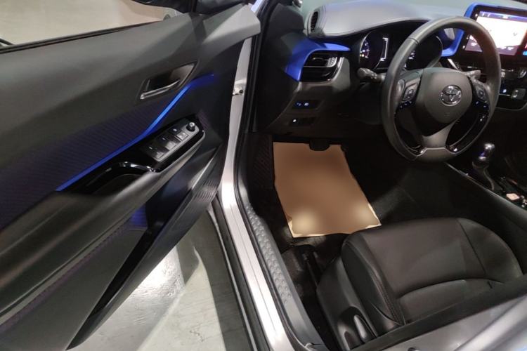 Used Toyota IZOA 2018 2.0L Yichi Version China VI Standard Driver Seat