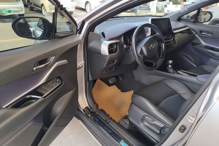 Used Toyota IZOA 2018 2.0L Yichi Version China VI Standard Driver Seat
