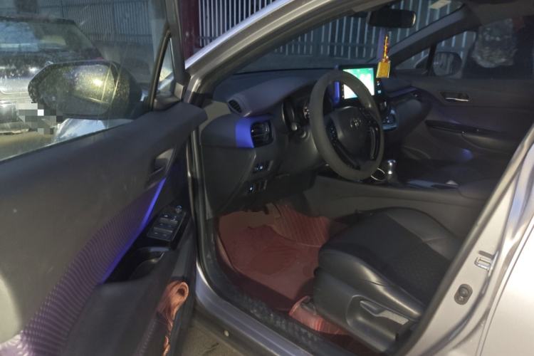Used Toyota IZOA 2018 2.0L Yichi Version China VI Standard Driver Seat