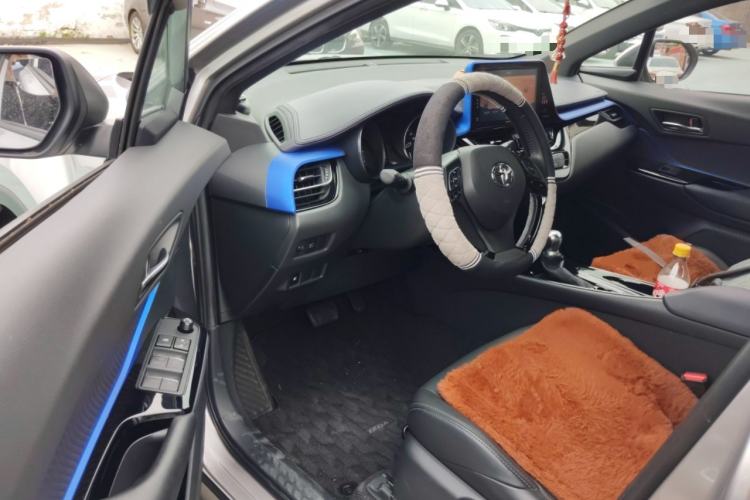 Used Toyota IZOA 2018 2.0L Yichi Version China VI Standard Driver Seat