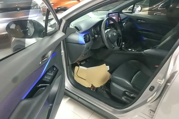 Used Toyota IZOA 2018 2.0L Yichi Edition China V Standard Driver Seat