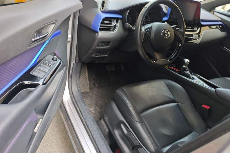 Used Toyota IZOA 2018 2.0L Yichi Version China VI Standard Driver Seat