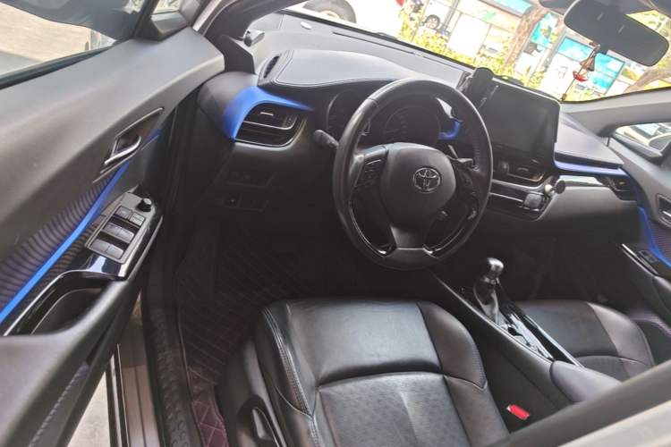 Used Toyota IZOA 2018 2.0L Yichi Version China VI Standard Driver Seat