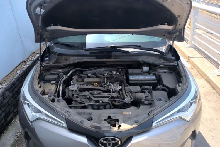 Used Toyota IZOA 2018 2.0L Yidong Version China V Standard Engine Bay