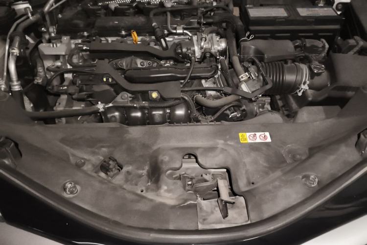 Used Toyota IZOA 2018 2.0L Yichi Edition China V Standard Engine Bay