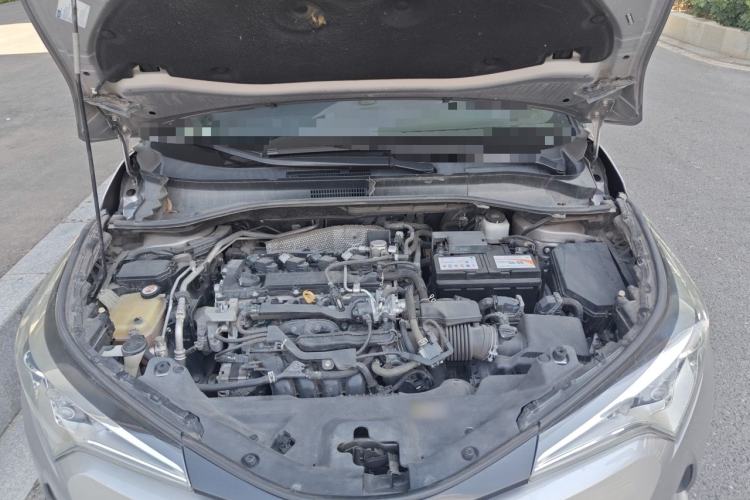 Used Toyota IZOA 2018 2.0L Yichi Version China VI Standard Engine Bay